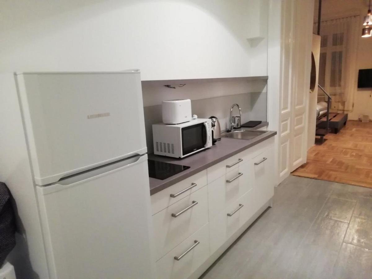 Luxury New Apartment With Gallery At Dob Street Nearby Gozsdu Court Budapest Exterior photo